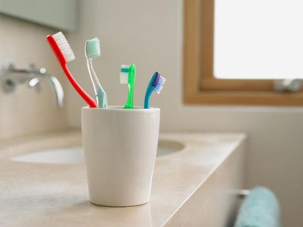 How to Store Your Toothbrush